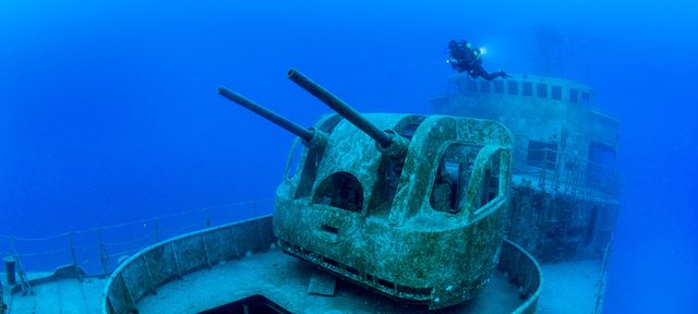 Wreck Diver